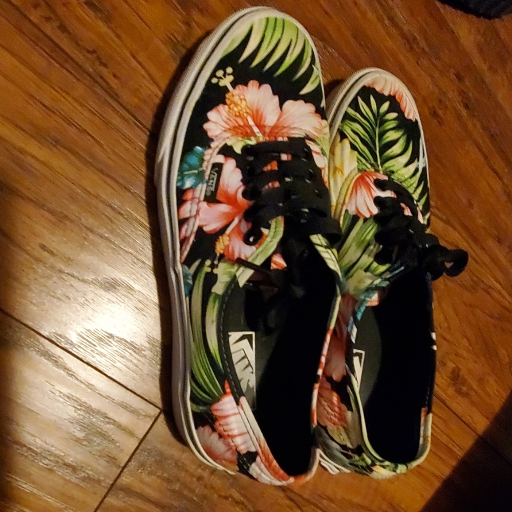 Floral Van's